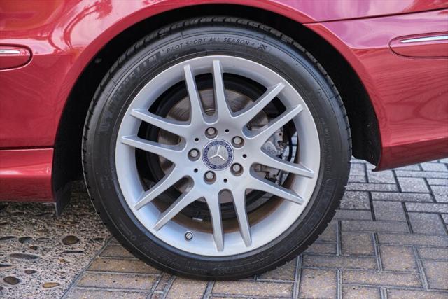 Photo of 2009 Red Mercedes-Benz CLK-Class