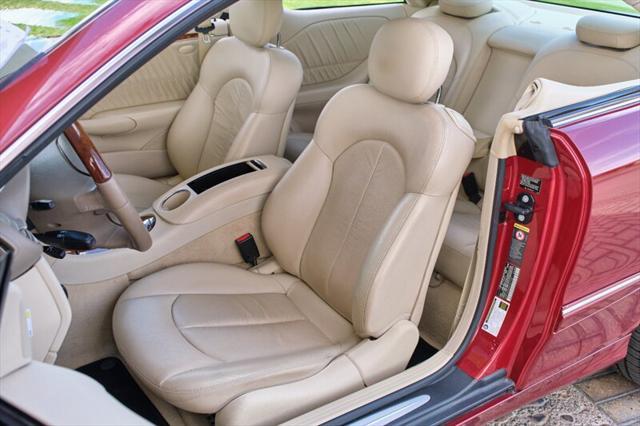 Photo of 2009 Red Mercedes-Benz CLK-Class