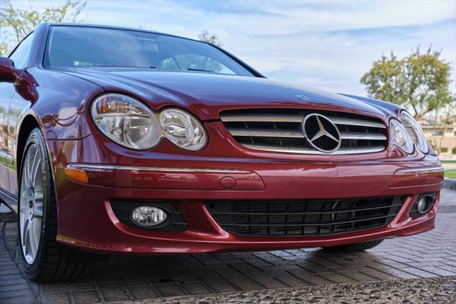 Photo of 2009 Red Mercedes-Benz CLK-Class