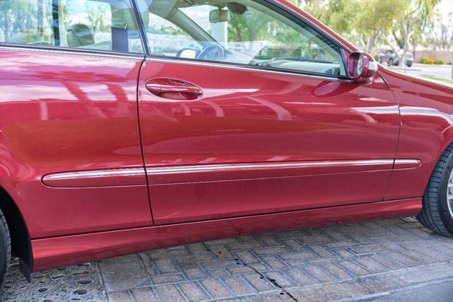 Photo of 2009 Red Mercedes-Benz CLK-Class