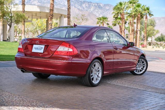 Photo of 2009 Red Mercedes-Benz CLK-Class