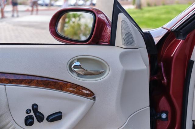 Photo of 2009 Red Mercedes-Benz CLK-Class