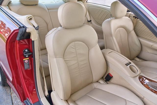 Photo of 2009 Red Mercedes-Benz CLK-Class
