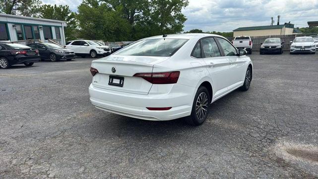 Photo of 2021 White Volkswagen Jetta