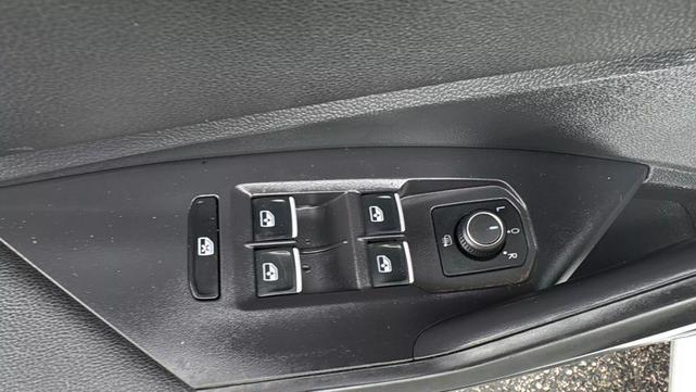 Photo of 2021 White Volkswagen Jetta
