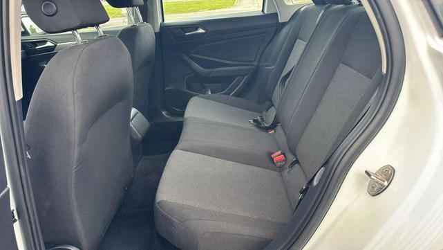 Photo of 2021 White Volkswagen Jetta