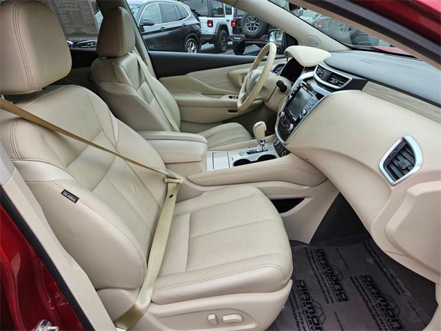 Photo of 2016 Cayenne Red Metallic Nissan Murano