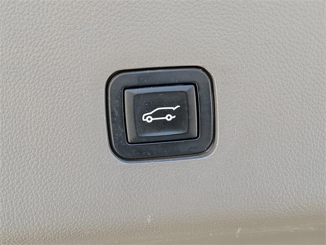 Photo of 2018 Cajun Red Tintcoat Chevrolet Traverse