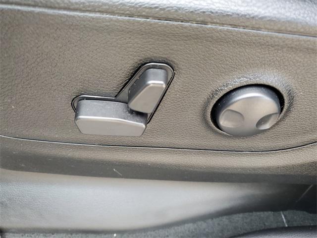 Photo of 2022 Bright White Clearcoat RAM 1500