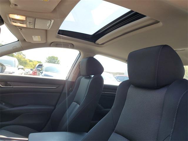 Photo of 2018 Platinum White Pearl Honda Accord