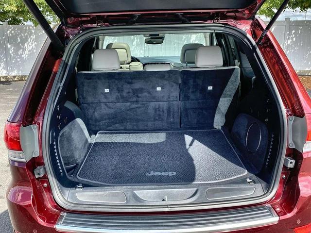 Photo of 2021 Velvet Red Pearlcoat Jeep Grand Cherokee