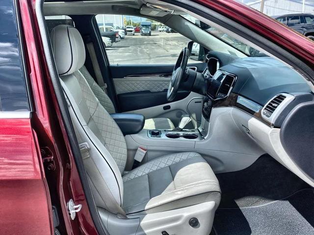 Photo of 2021 Velvet Red Pearlcoat Jeep Grand Cherokee