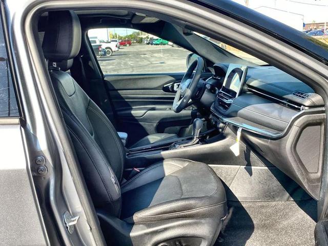 Photo of 2024 Billet Silver Jeep Compass