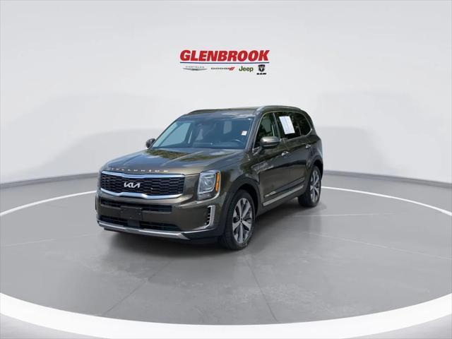 Photo of 2022 Dark Moss Kia Telluride