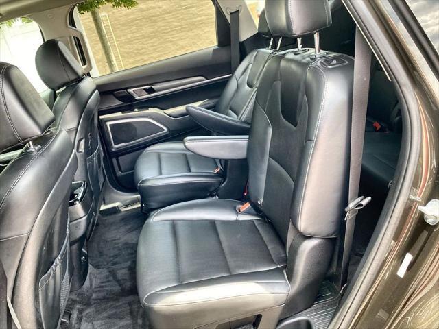 Photo of 2022 Dark Moss Kia Telluride