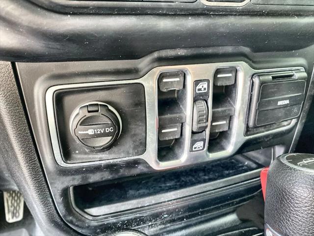 Photo of 2021 Black Clearcoat Jeep Gladiator