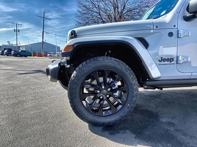 Photo of 2025 Bright White Clearcoat Jeep Gladiator