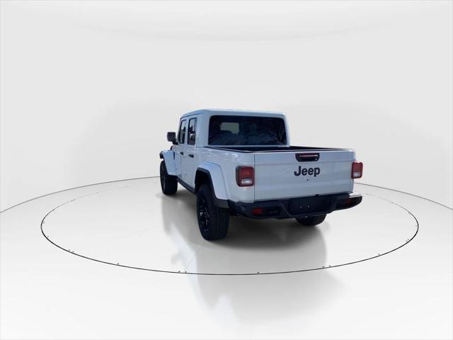 Photo of 2025 Bright White Clearcoat Jeep Gladiator