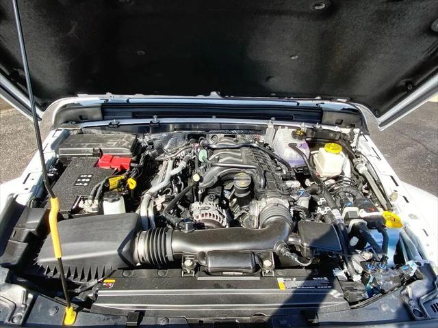 Photo of 2025 Bright White Clearcoat Jeep Gladiator