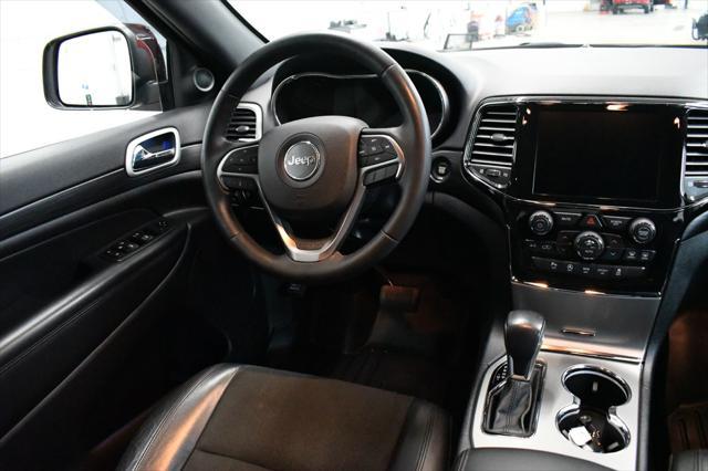 Photo of 2021 Velvet Red Pearlcoat Jeep Grand Cherokee