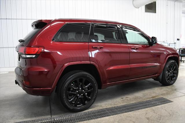 Photo of 2021 Velvet Red Pearlcoat Jeep Grand Cherokee