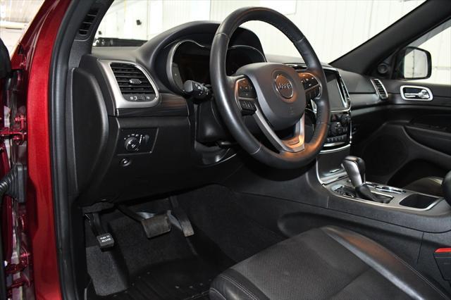 Photo of 2021 Velvet Red Pearlcoat Jeep Grand Cherokee