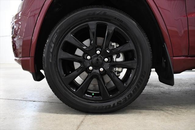 Photo of 2021 Velvet Red Pearlcoat Jeep Grand Cherokee