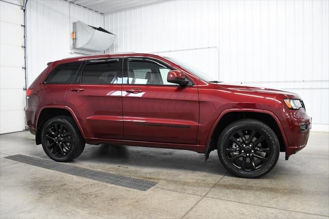 Photo of 2021 Velvet Red Pearlcoat Jeep Grand Cherokee