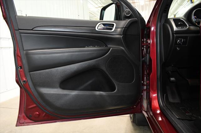 Photo of 2021 Velvet Red Pearlcoat Jeep Grand Cherokee