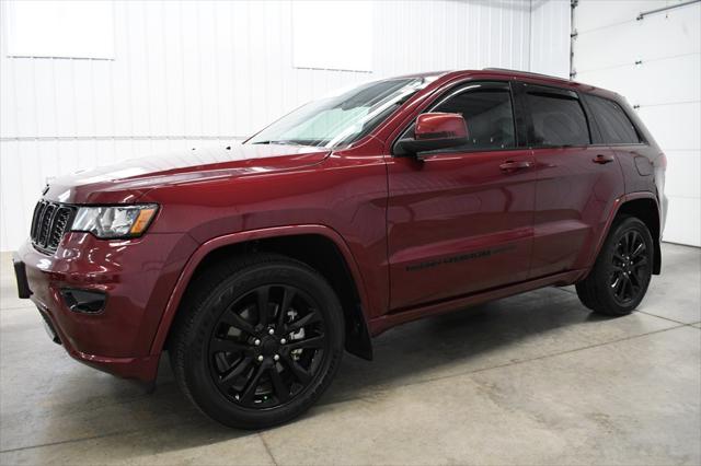 Photo of 2021 Velvet Red Pearlcoat Jeep Grand Cherokee