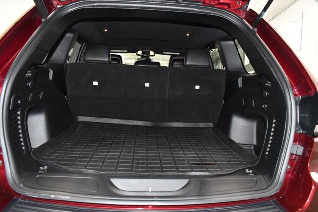 Photo of 2021 Velvet Red Pearlcoat Jeep Grand Cherokee