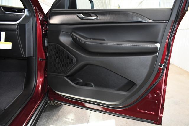 Photo of 2025 Velvet Red Pearlcoat Jeep Grand Cherokee L