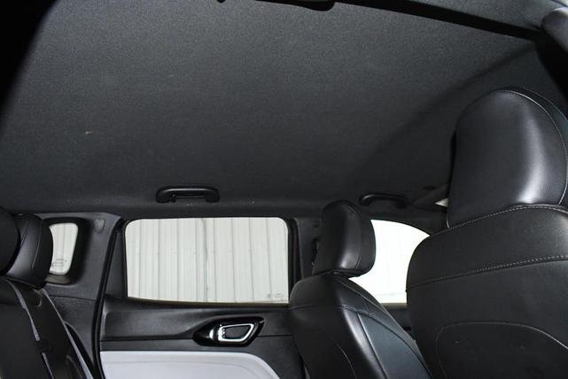 Photo of 2023 Granite Crystal Metallic Clearcoat Jeep Compass