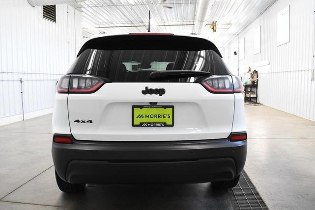 Photo of 2023 Bright White Clearcoat Jeep Cherokee