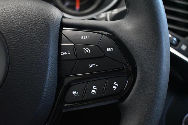 Photo of 2023 Bright White Clearcoat Jeep Cherokee