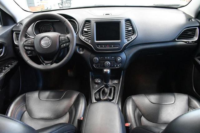 Photo of 2023 Bright White Clearcoat Jeep Cherokee