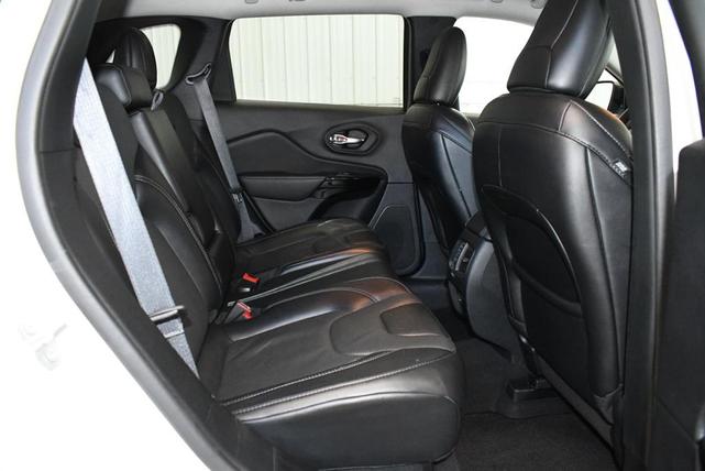 Photo of 2023 Bright White Clearcoat Jeep Cherokee