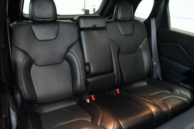 Photo of 2023 Bright White Clearcoat Jeep Cherokee