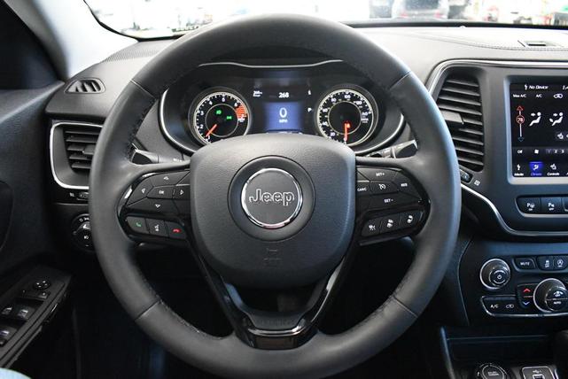 Photo of 2023 Bright White Clearcoat Jeep Cherokee