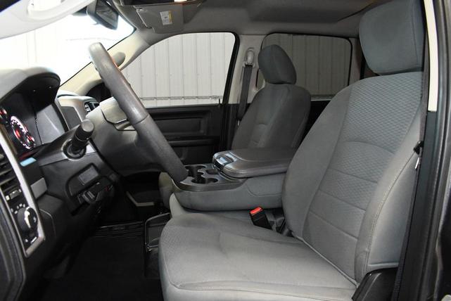 Photo of 2019 Granite Crystal Metallic Clearcoat RAM 1500