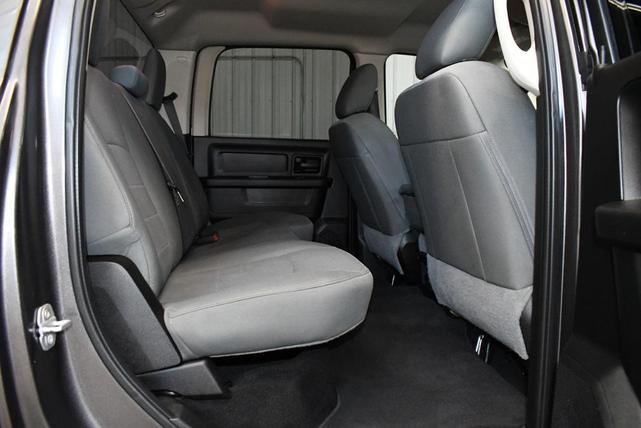 Photo of 2019 Granite Crystal Metallic Clearcoat RAM 1500