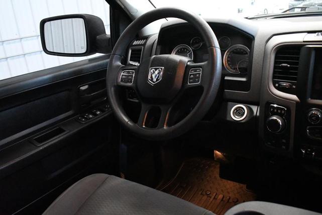 Photo of 2019 Granite Crystal Metallic Clearcoat RAM 1500