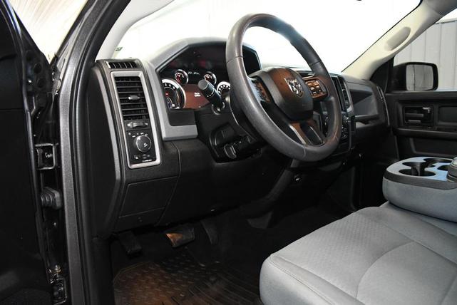 Photo of 2019 Granite Crystal Metallic Clearcoat RAM 1500