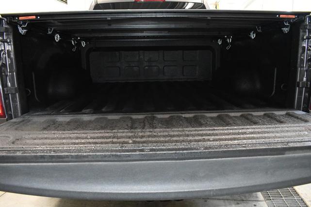 Photo of 2019 Granite Crystal Metallic Clearcoat RAM 1500