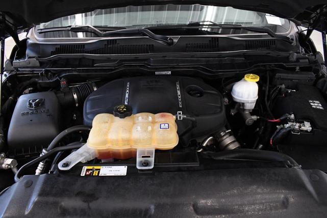 Photo of 2019 Granite Crystal Metallic Clearcoat RAM 1500