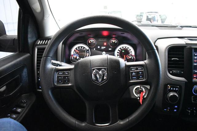 Photo of 2019 Granite Crystal Metallic Clearcoat RAM 1500