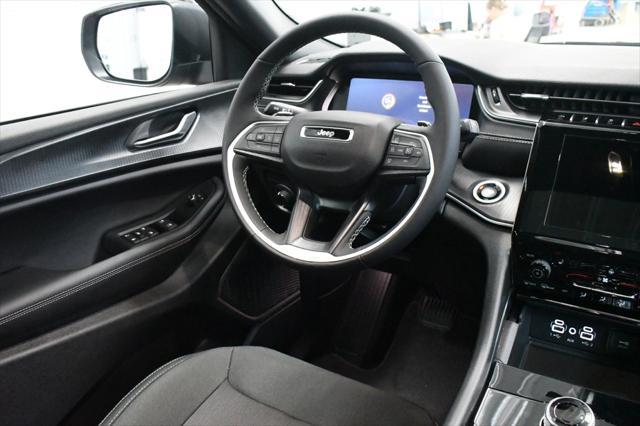 Photo of 2025 Velvet Red Pearlcoat Jeep Grand Cherokee