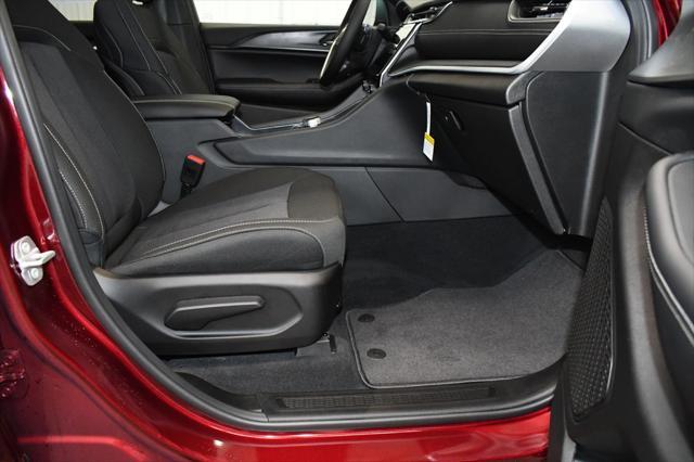 Photo of 2025 Velvet Red Pearlcoat Jeep Grand Cherokee