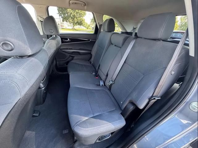 Photo of 2019 Everlasting Silver Kia Sorento