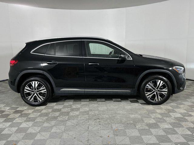 Photo of 2024 Night Black Mercedes-Benz GLA 250